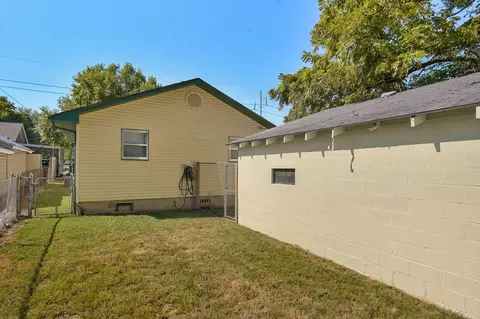 Exterior - 1711 W Nichols St, Springfield, MO 65802 photo 11 of 13