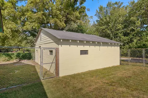 Exterior - 1711 W Nichols St, Springfield, MO 65802 photo 10 of 13