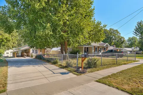 Exterior - 1711 W Nichols St, Springfield, MO 65802 photo 6 of 13