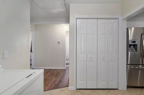 Entry Way - 1711 W Nichols St, Springfield, MO 65802 photo 2 of 2