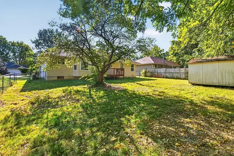 Exterior - 3821 S Leawood Ave, Springfield, MO 65807 photo 8 of 9