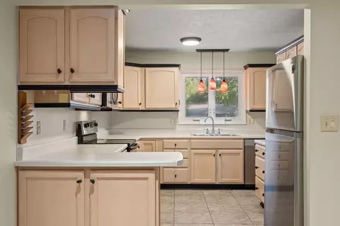 Kitchen - 12 Ash Ct, Branson, MO 65616 photo 1 of 8