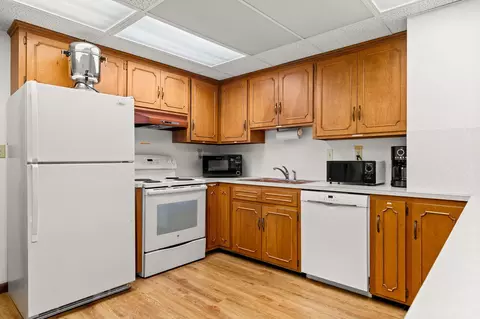 Kitchen - 12 Ash Ct, Branson, MO 65616 photo 8 of 8