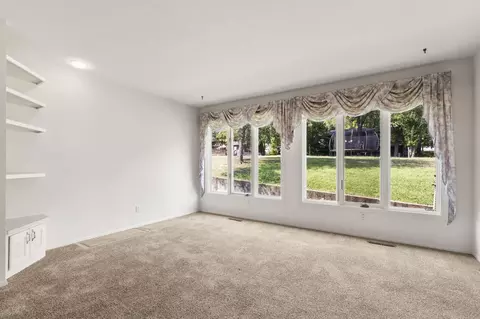 Living - 7 Oak Ct, Branson, MO 65616 photo 6 of 14