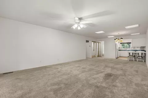 Living - 7 Oak Ct, Branson, MO 65616 photo 3 of 14