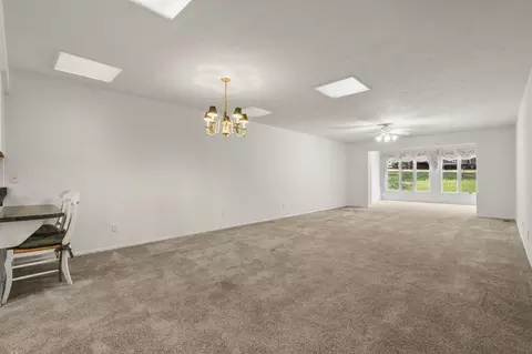 Living - 7 Oak Ct, Branson, MO 65616 photo 1 of 14