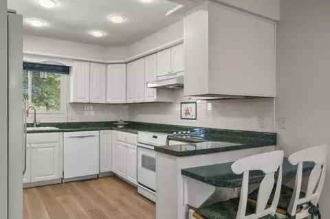 Kitchen - 7 Oak Ct, Branson, MO 65616 photo 2 of 9