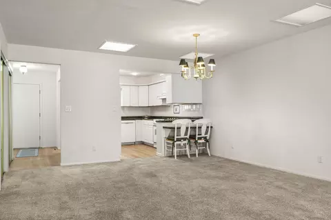 Living - 7 Oak Ct, Branson, MO 65616 photo 9 of 14