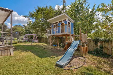 Exterior - 708 E Saint Charles St, Ozark, MO 65721 photo 2 of 12