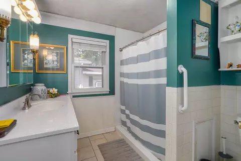 Bath - 1908 S Holland Ave, Springfield, MO 65807 photo 1 of 3