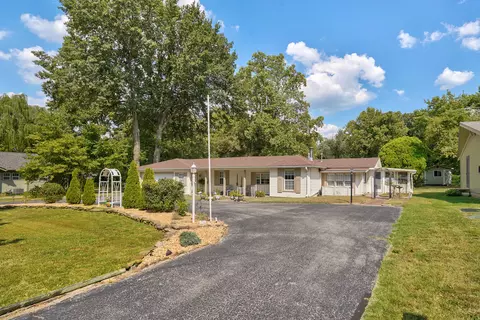 Exterior - 1908 S Holland Ave, Springfield, MO 65807 photo 3 of 16