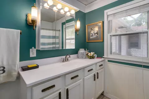 Bath - 1908 S Holland Ave, Springfield, MO 65807 photo 2 of 3