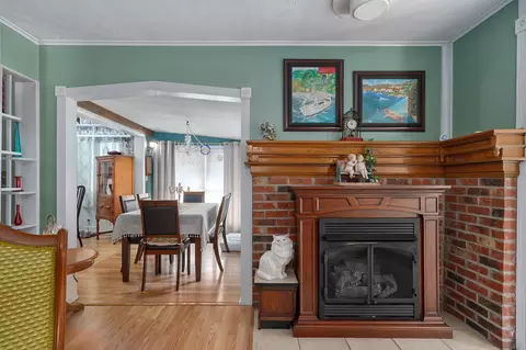 Entry Way - 1908 S Holland Ave, Springfield, MO 65807 photo 2 of 2