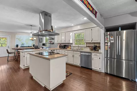 Kitchen - 4747 S Roslyn Ave, Springfield, MO 65804 photo 2 of 5