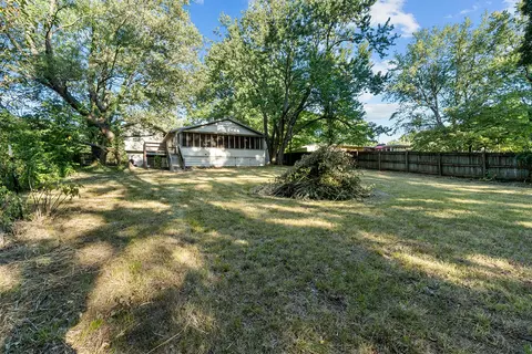 Exterior - 4747 S Roslyn Ave, Springfield, MO 65804 photo 9 of 13