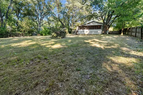 Exterior - 4747 S Roslyn Ave, Springfield, MO 65804 photo 10 of 13