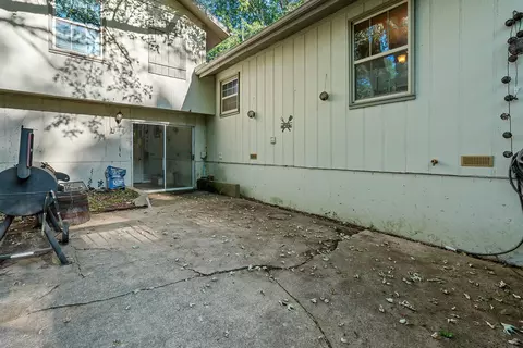 Exterior - 4747 S Roslyn Ave, Springfield, MO 65804 photo 13 of 13