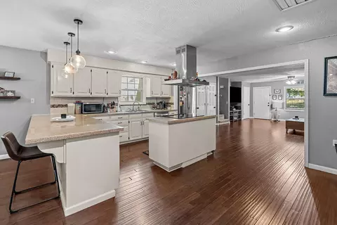Kitchen - 4747 S Roslyn Ave, Springfield, MO 65804 photo 1 of 5