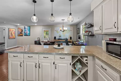 Kitchen - 4747 S Roslyn Ave, Springfield, MO 65804 photo 4 of 5