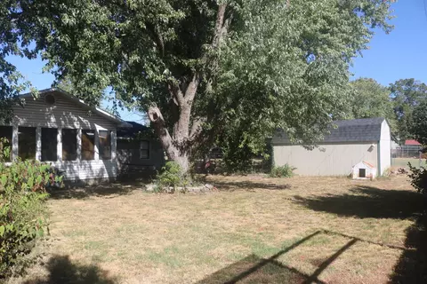Exterior - 300 S Holmes Ave, Wheaton, MO 64874 photo 3 of 3
