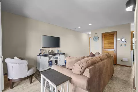 Living - 2 Treehouse Ln #9, Branson, MO 65616 photo 5 of 5
