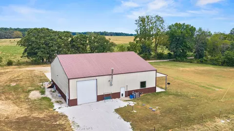 Exterior - 623 E 427th Rd, Bolivar, MO 65613 photo 6 of 6