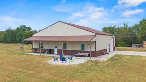 Exterior - 623 E 427th Rd, Bolivar, MO 65613 photo 2 of 6