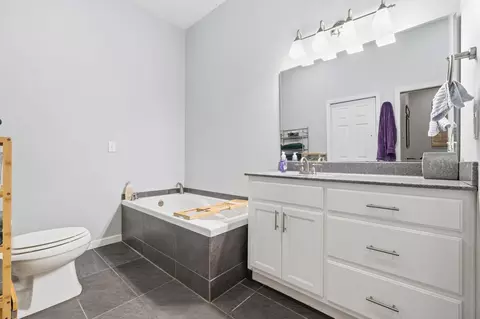 Bath - 623 E 427th Rd, Bolivar, MO 65613 photo 1 of 4