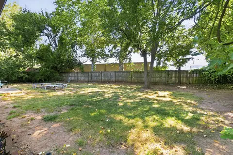 Exterior - 2928 S Lancelot Ct, Springfield, MO 65807 photo 4 of 7