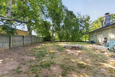 Exterior - 2928 S Lancelot Ct, Springfield, MO 65807 photo 6 of 7