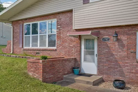 Exterior - 1757 E Mcclernon St, Springfield, MO 65803 photo 4 of 16