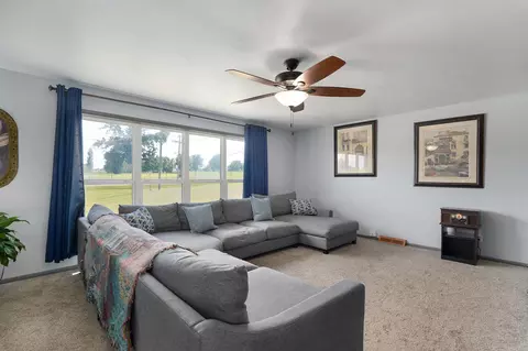 Living - 1757 E Mcclernon St, Springfield, MO 65803 photo 2 of 5