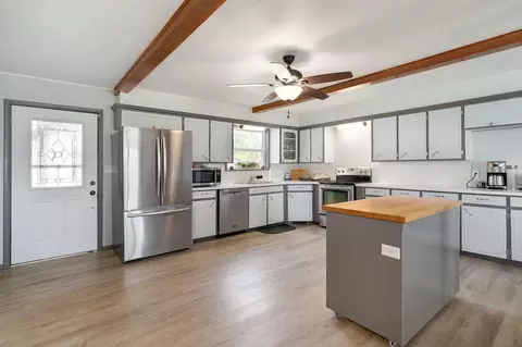 Kitchen - 1757 E Mcclernon St, Springfield, MO 65803 photo 2 of 5