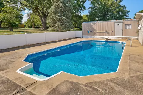 Exterior - 1757 E Mcclernon St, Springfield, MO 65803 photo 6 of 16