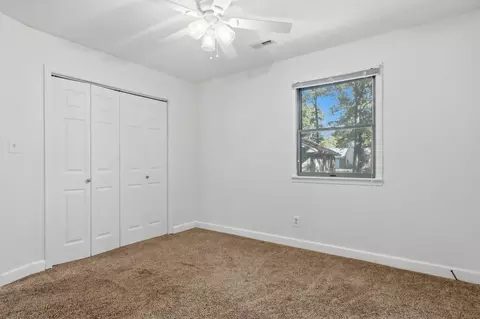 Bedroom - 25193 Cedar Crest Dr, Hermitage, MO 65668 photo 3 of 6