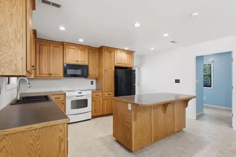 Kitchen - 25193 Cedar Crest Dr, Hermitage, MO 65668 photo 1 of 3