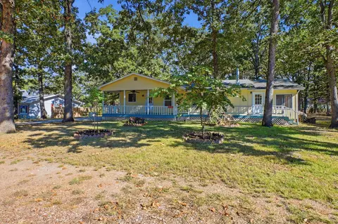 Exterior - 25193 Cedar Crest Dr, Hermitage, MO 65668 photo 2 of 11