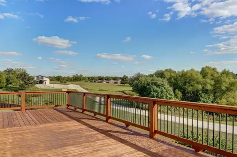 Exterior - 3582 N Thistlewood Ct, Springfield, MO 65803 photo 6 of 9