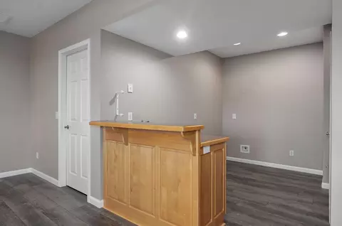 Living - 3582 N Thistlewood Ct, Springfield, MO 65803 photo 7 of 11