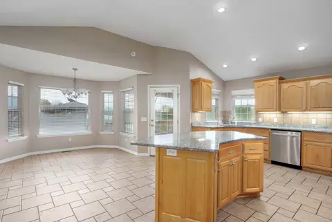 Kitchen - 3582 N Thistlewood Ct, Springfield, MO 65803 photo 1 of 4