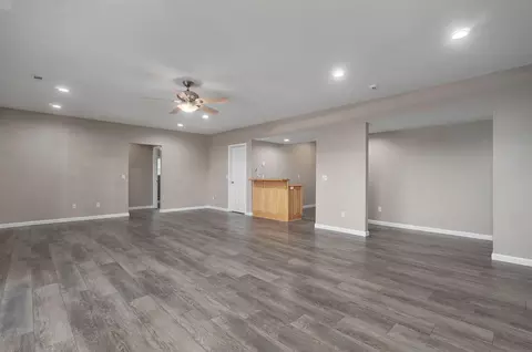 Living - 3582 N Thistlewood Ct, Springfield, MO 65803 photo 10 of 11