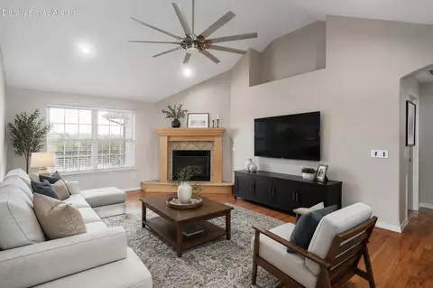 Living - 3582 N Thistlewood Ct, Springfield, MO 65803 photo 1 of 11