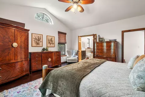 Bedroom - 24138 Mustang Ln, Shell Knob, MO 65747 photo 2 of 5