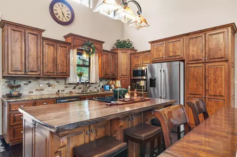 Kitchen - 24138 Mustang Ln, Shell Knob, MO 65747 photo 2 of 4