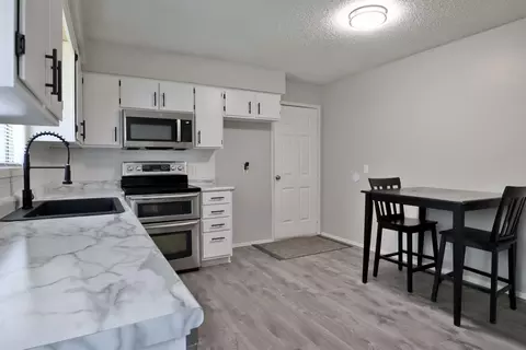 Kitchen - 1202 E Wildwood St, Republic, MO 65738 photo 3 of 5