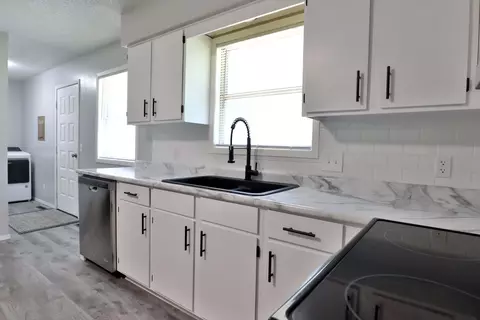 Kitchen - 1202 E Wildwood St, Republic, MO 65738 photo 5 of 5