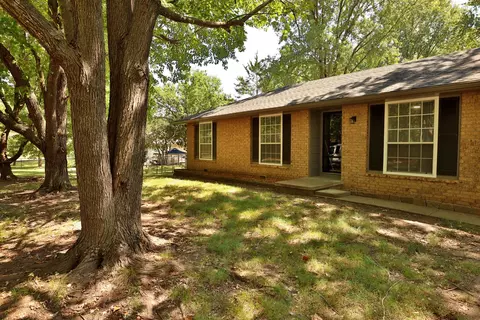 Exterior - 1202 E Wildwood St, Republic, MO 65738 photo 3 of 6