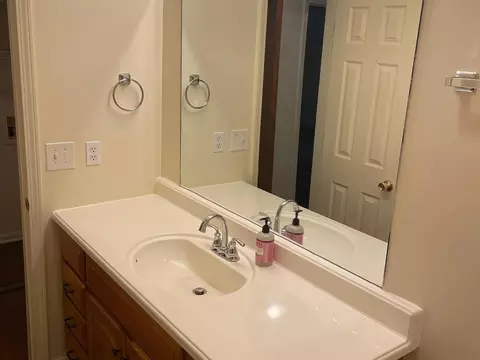 Bath - 3155 E Washita St, Springfield, MO 65804 photo 2 of 3