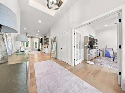 Entry Way - 3925 E Woodhue St, Springfield, MO 65802 photo 1 of 6