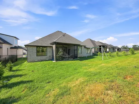 Exterior - 3925 E Woodhue St, Springfield, MO 65802 photo 9 of 17